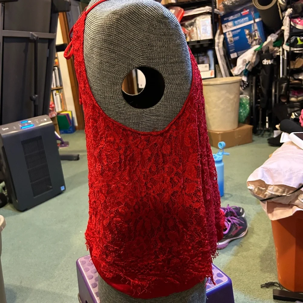 No sleeved red lace top - Picture 5 of 6